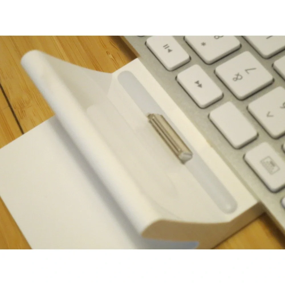 Apple iPad 1/2 Keyboard Dock A1359 30 pin Accessory Lightly Used Docking Station